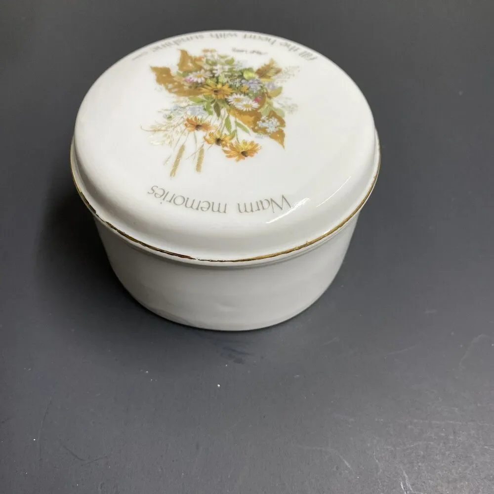 Floral Sentiments Robert Laessig Genuine Porcelain Trinket Box WWA Japan 1975